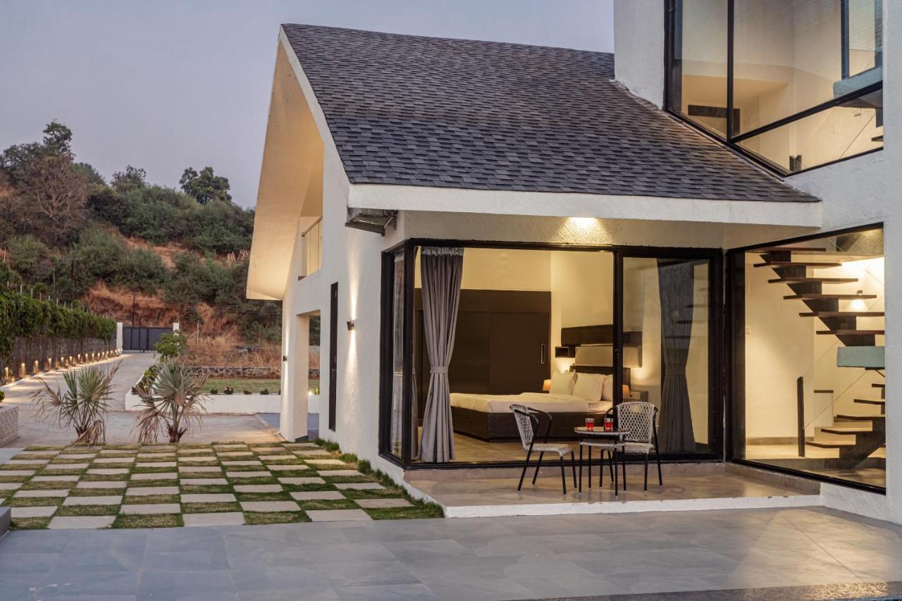 Saffronstays Stargazer, Karjat - Luxury Pool Villa With Lake View Exterior foto
